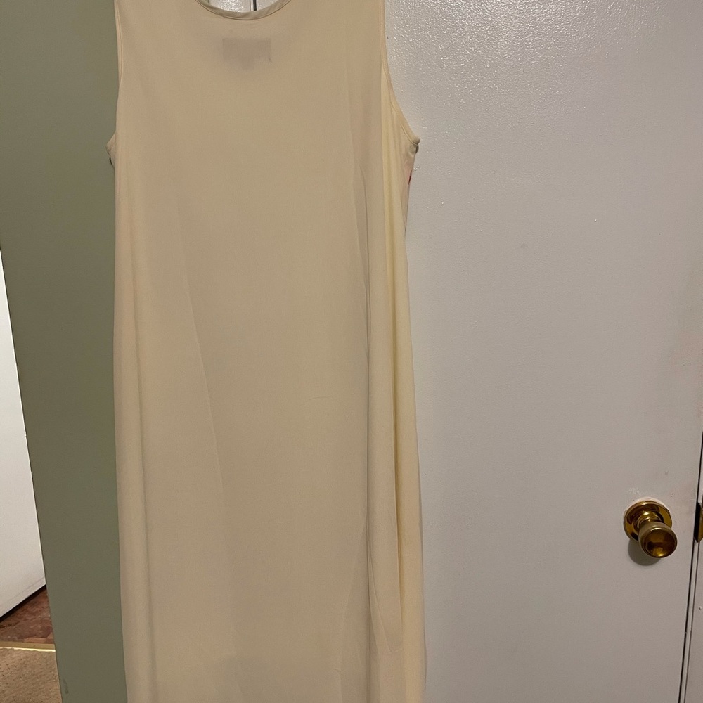 Dress - Picture 8 of 9